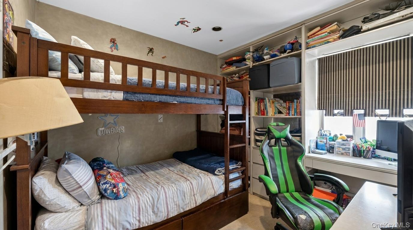 2794 Covered Bridge Road Merrick, NY 11566 - Photo 19 of 39