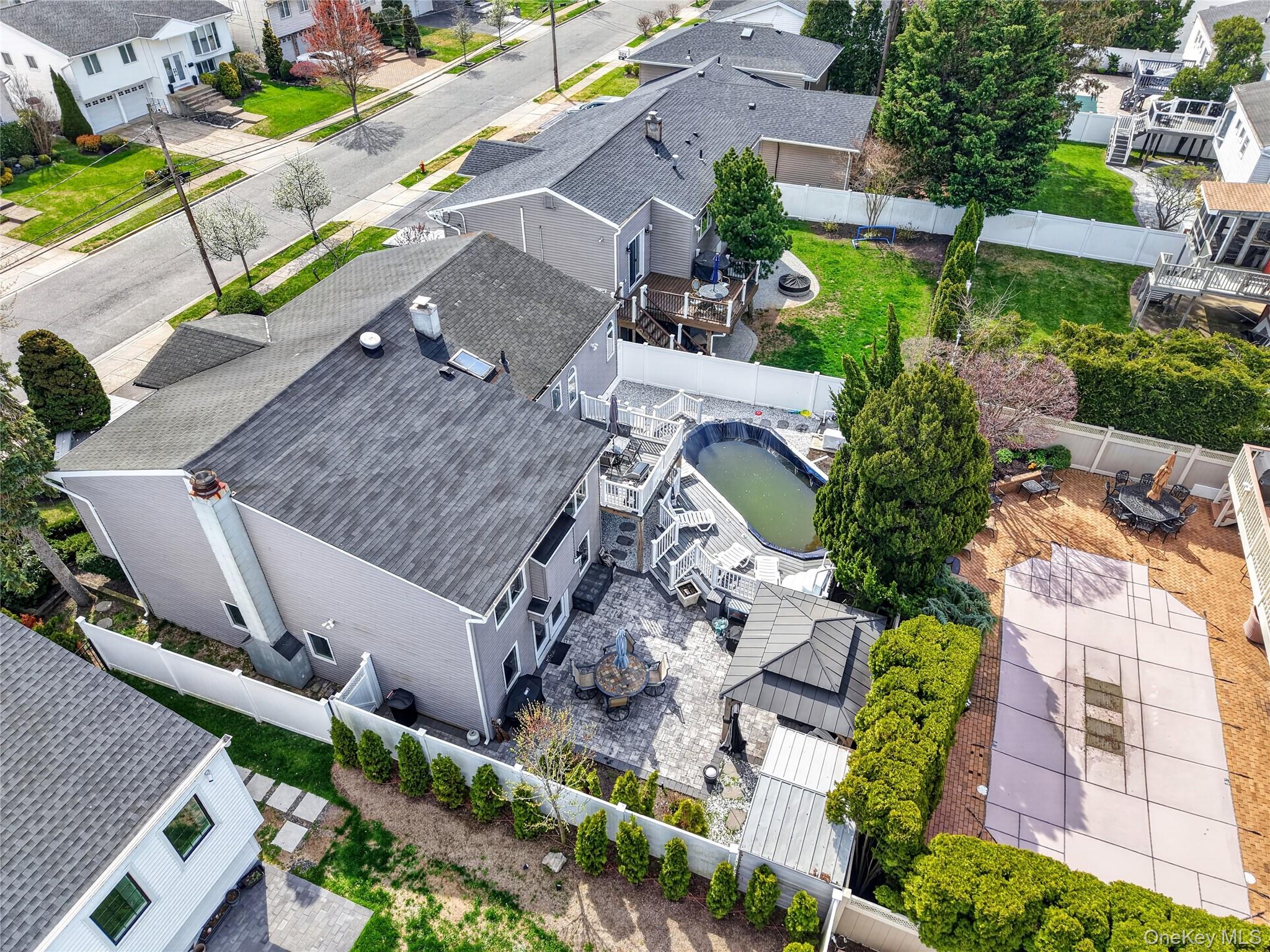 2794 Covered Bridge Road Merrick, NY 11566 - Photo 37 of 39