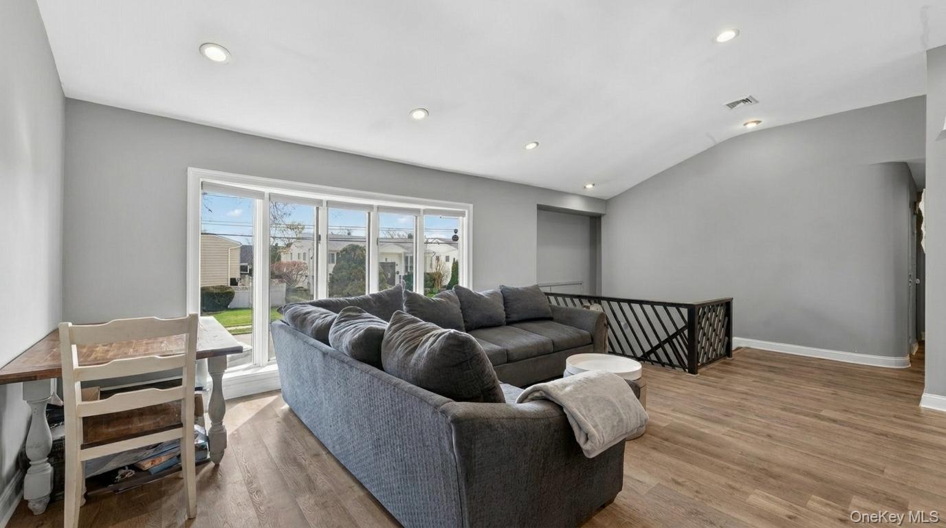 2794 Covered Bridge Road Merrick, NY 11566 - Photo 4 of 39