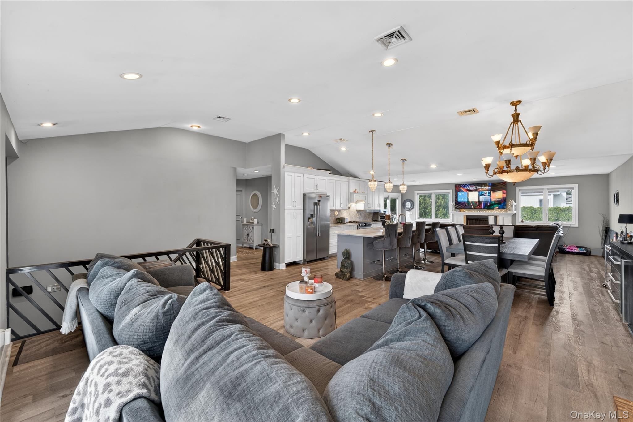 2794 Covered Bridge Road Merrick, NY 11566 - Photo 5 of 39