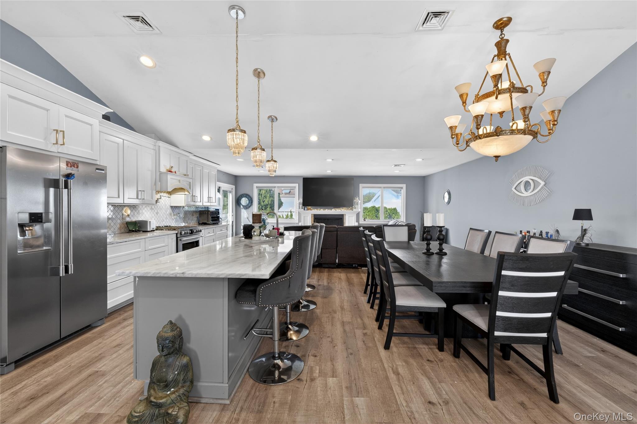 2794 Covered Bridge Road Merrick, NY 11566 - Photo 7 of 39