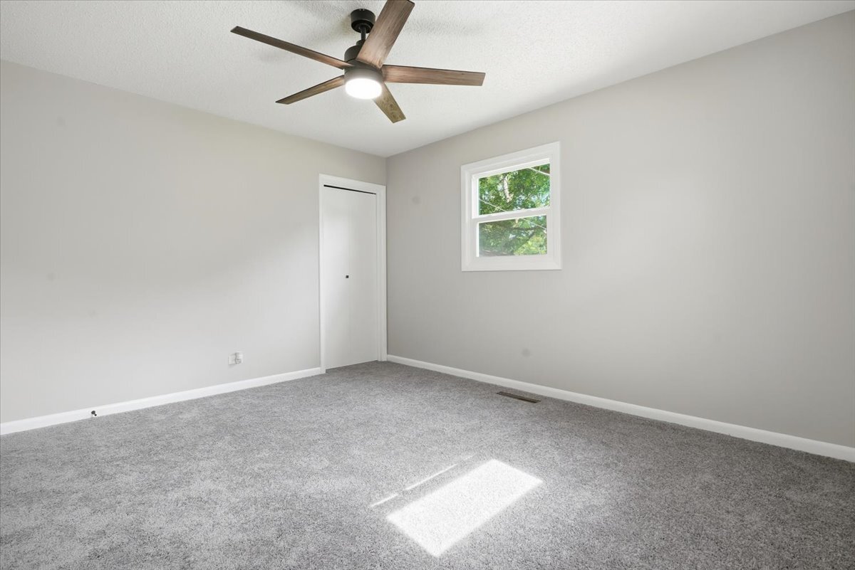 641 Clover Road Wauconda, IL 60084 - Photo 24 of 35