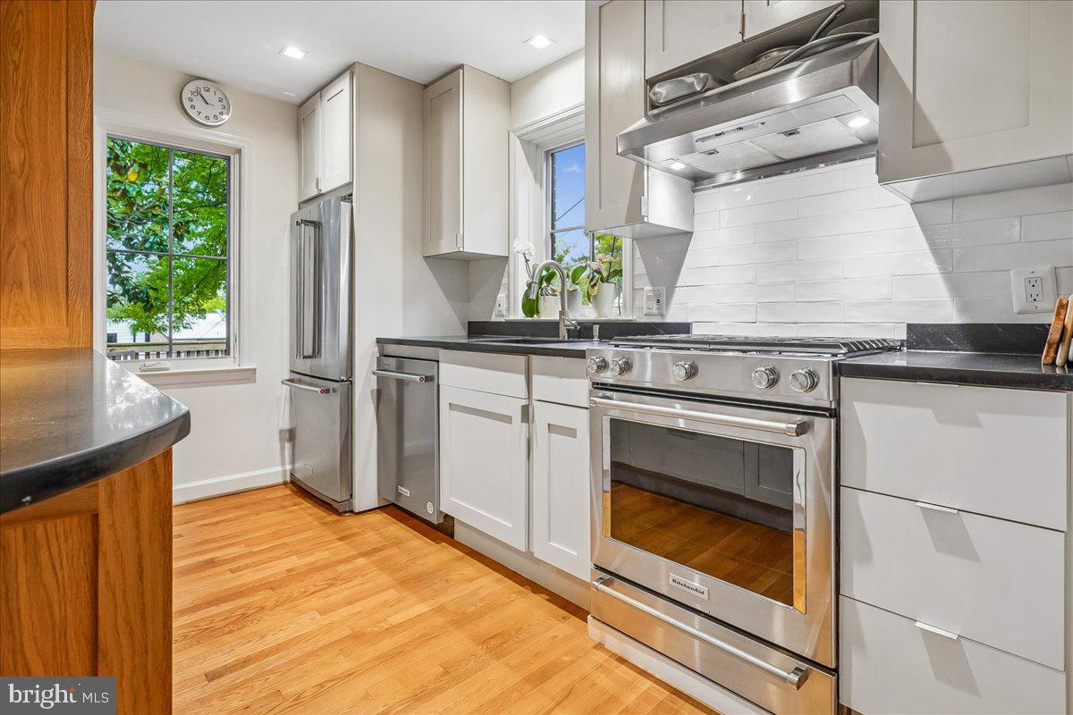 2910 Upton Street Northwest Washington, DC 20008 - Photo 12 of 64 Kitchen
