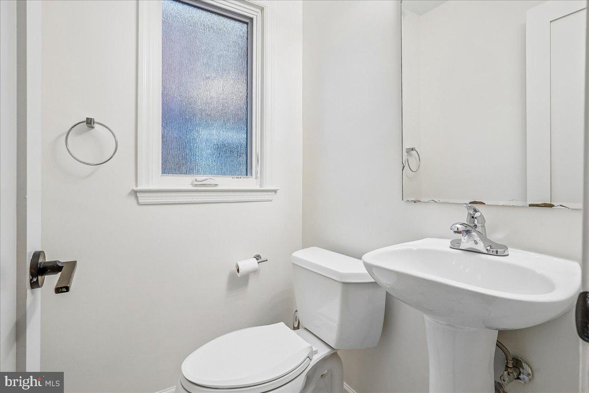 2910 Upton Street Northwest Washington, DC 20008 - Photo 16 of 64 Powder Room
