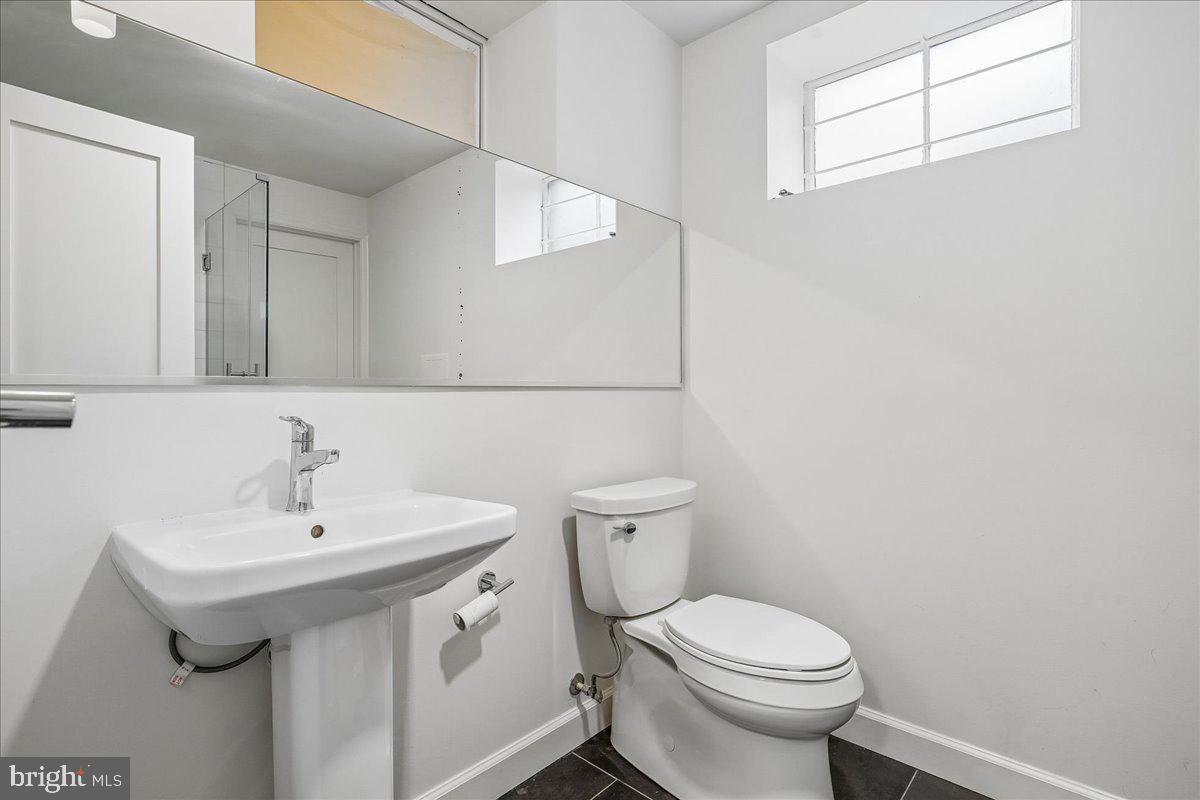 2910 Upton Street Northwest Washington, DC 20008 - Photo 36 of 64 Bath