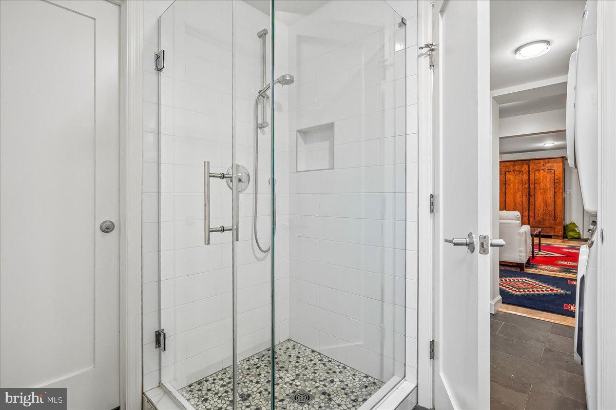 2910 Upton Street Northwest Washington, DC 20008 - Photo 37 of 64 Bath
