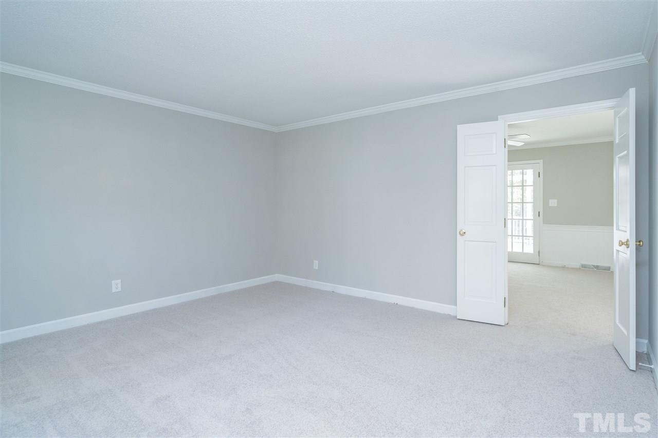 7212 St Ledger Drive Raleigh, NC 27613 - Photo 5 of 27 a view of an empty room
