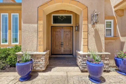 $1,995,000 | 15068 Creek Hills Road, El Cajon, CA 92021