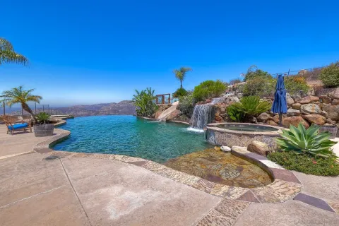 $1,995,000 | 15068 Creek Hills Road, El Cajon, CA 92021