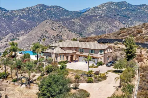 $1,995,000 | 15068 Creek Hills Road, El Cajon, CA 92021