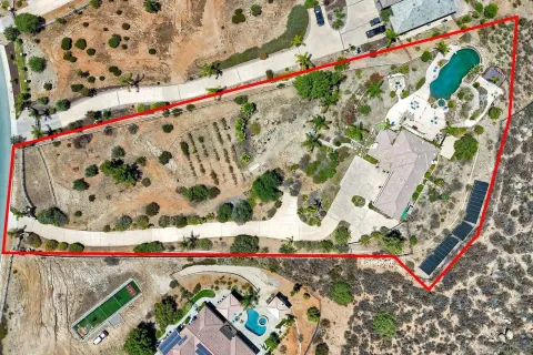 $1,995,000 | 15068 Creek Hills Road, El Cajon, CA 92021