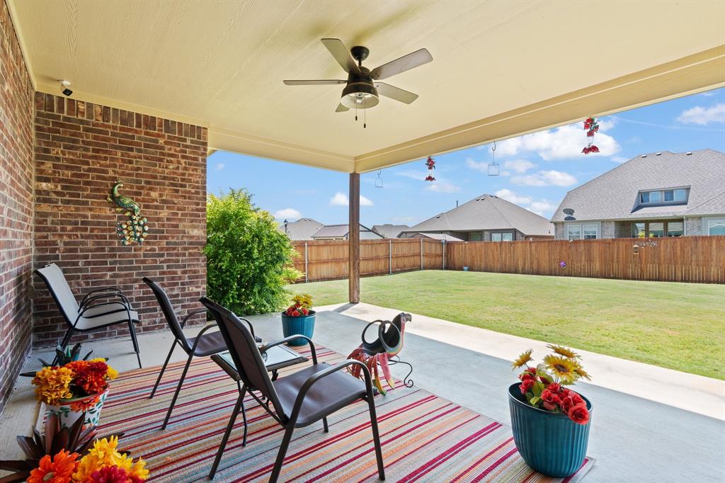 15105 Fleet Hill Road Aledo, TX 76008 - Photo 26 of 31 a balcony view with a seating space