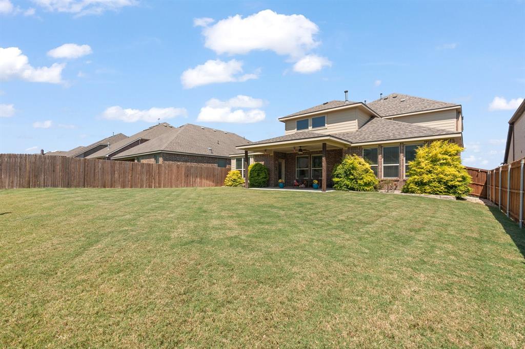 15105 Fleet Hill Road Aledo, TX 76008 - Photo 28 of 31 a front view of a house with a yard