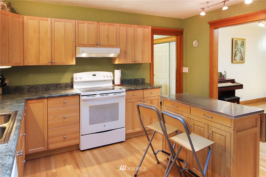24327 Old Mill Road Southwest Vashon, WA 98070 - Photo 12 of 25