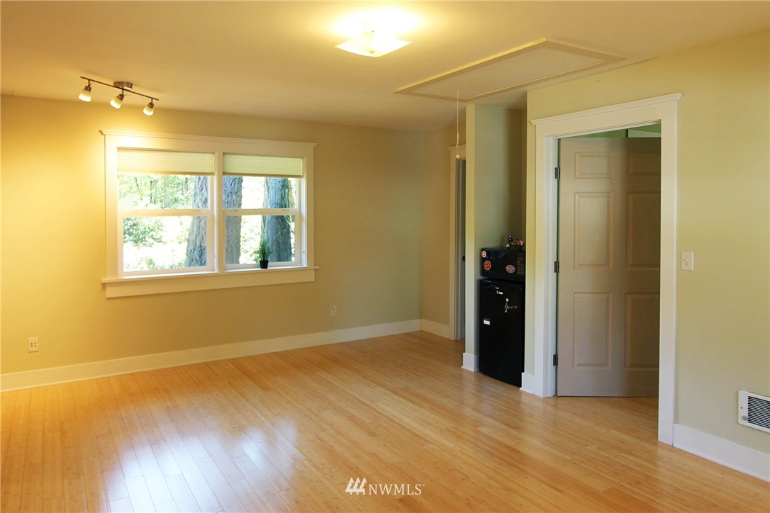 24327 Old Mill Road Southwest Vashon, WA 98070 - Photo 18 of 25