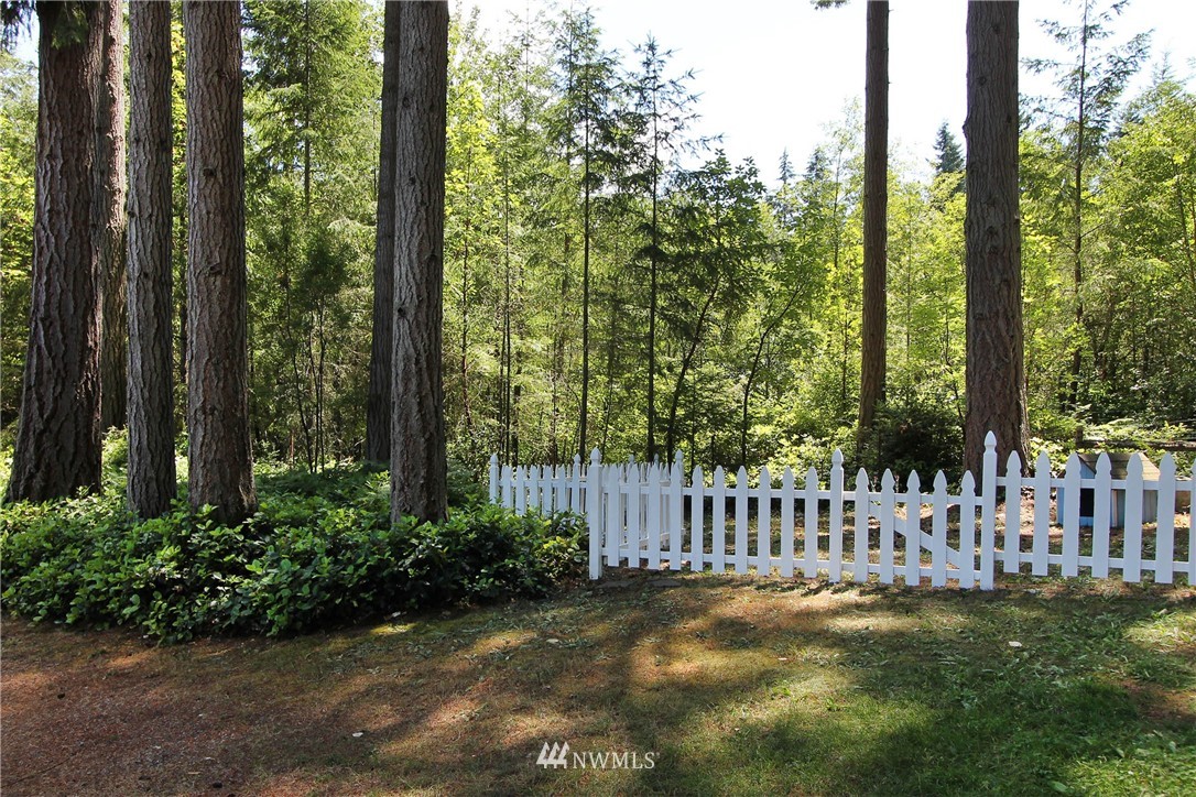 24327 Old Mill Road Southwest Vashon, WA 98070 - Photo 5 of 25