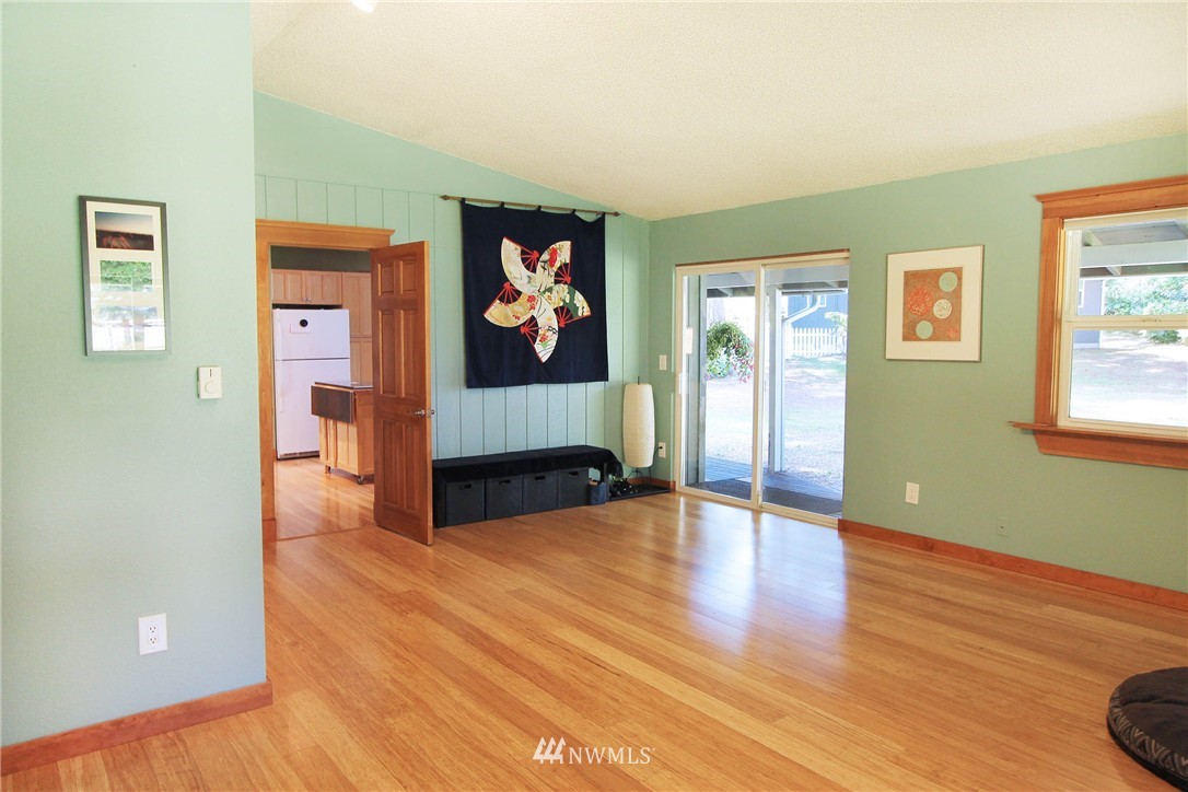 24327 Old Mill Road Southwest Vashon, WA 98070 - Photo 6 of 25