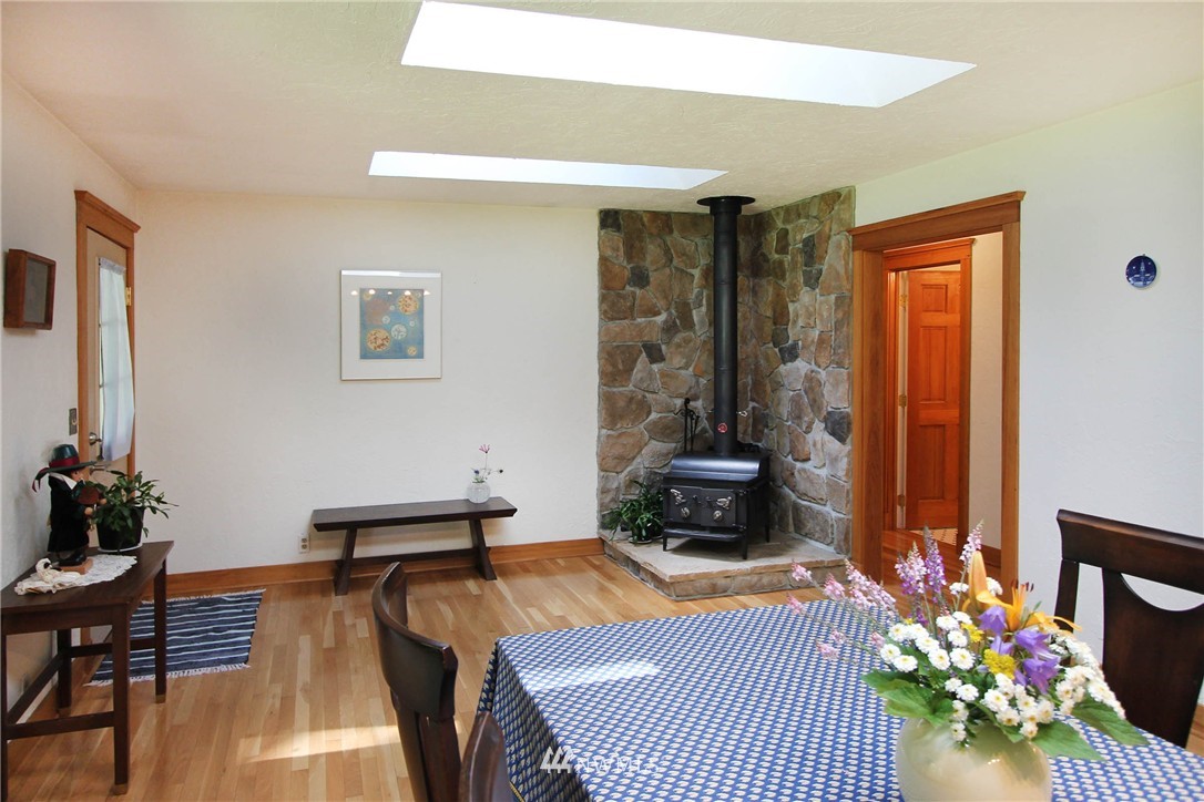 24327 Old Mill Road Southwest Vashon, WA 98070 - Photo 8 of 25