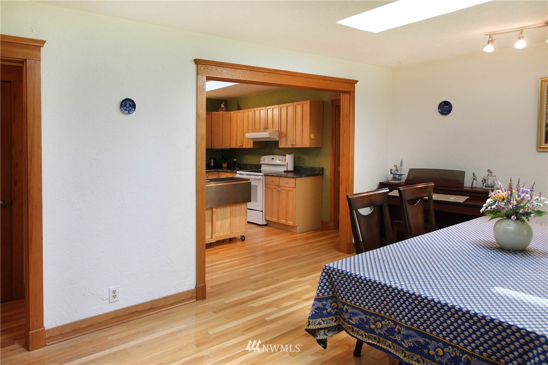 24327 Old Mill Road Southwest Vashon, WA 98070 - Photo 9 of 25