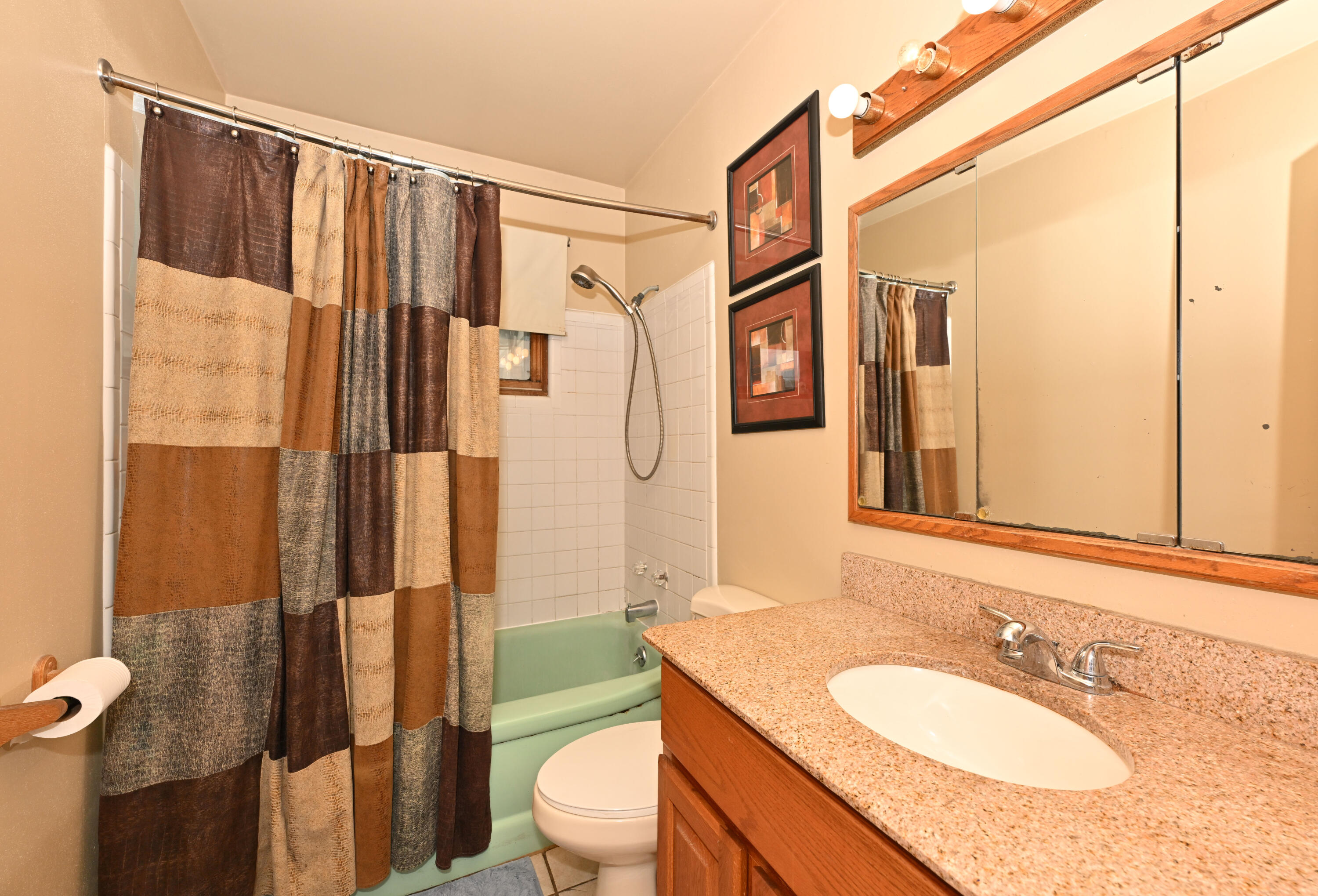 6012 West Morgan Avenue Milwaukee, WI 53219 - Photo 19 of 31 Photo (22)