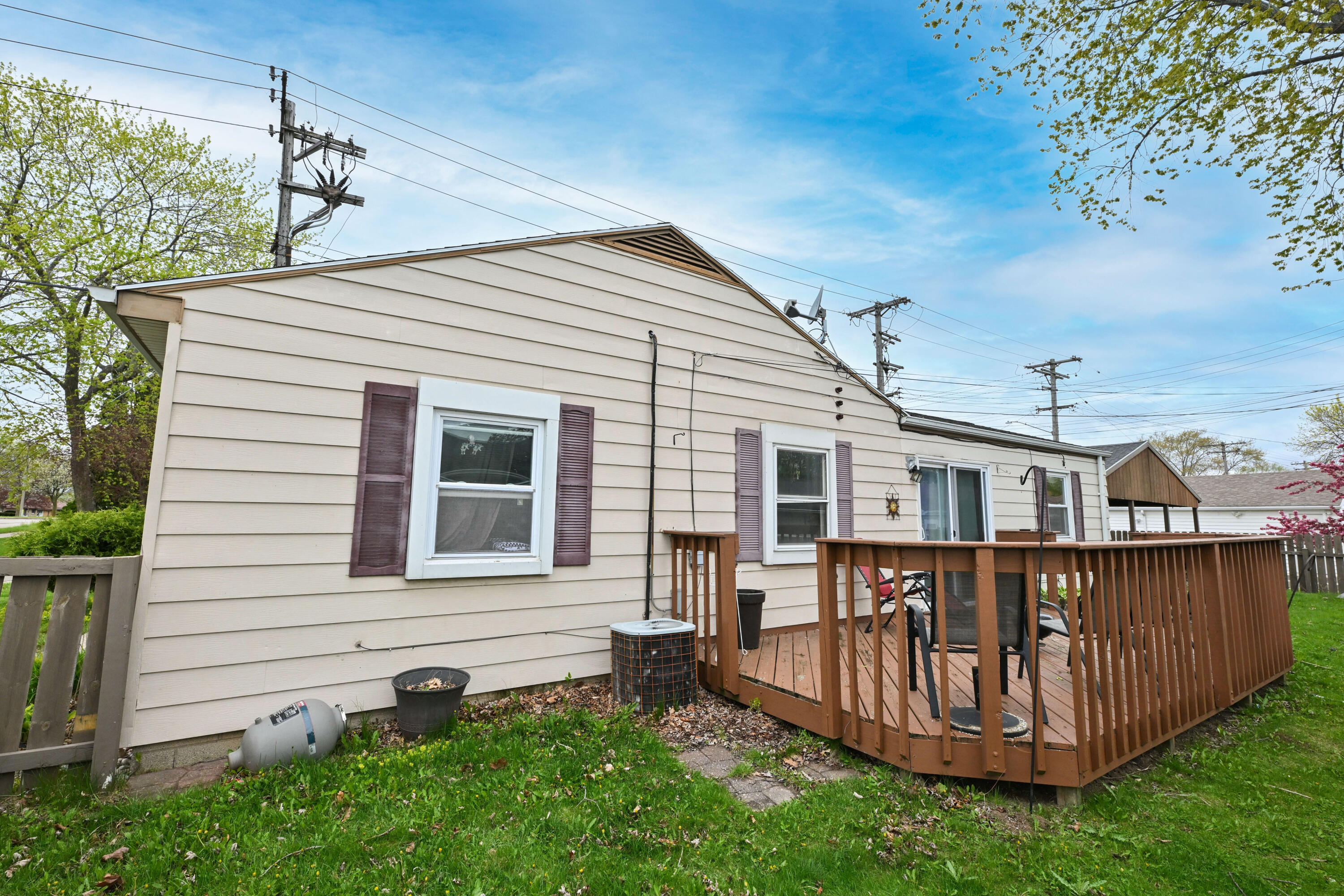 6012 West Morgan Avenue Milwaukee, WI 53219 - Photo 27 of 31 Photo (30)