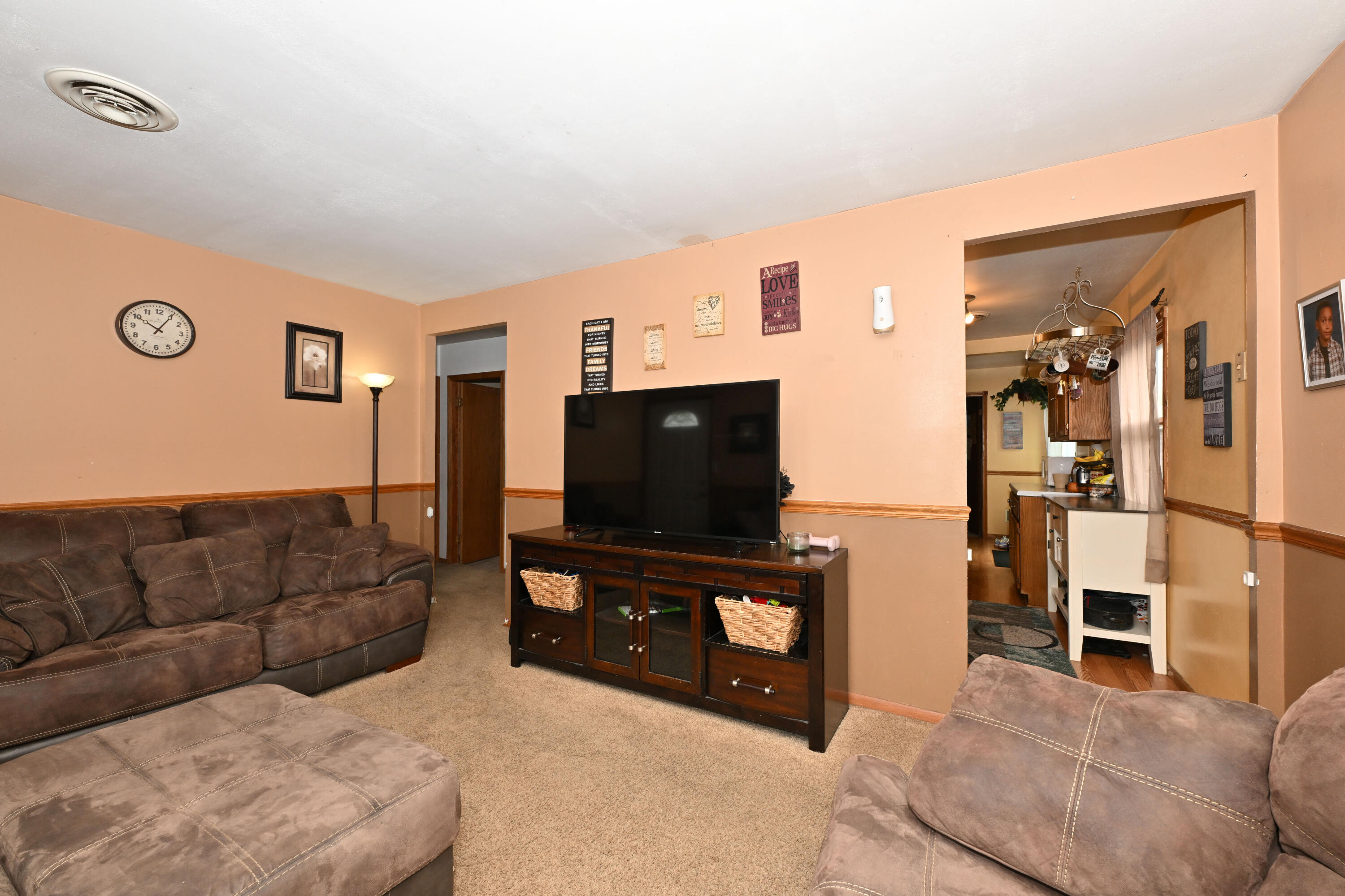 6012 West Morgan Avenue Milwaukee, WI 53219 - Photo 8 of 31 Photo (9)