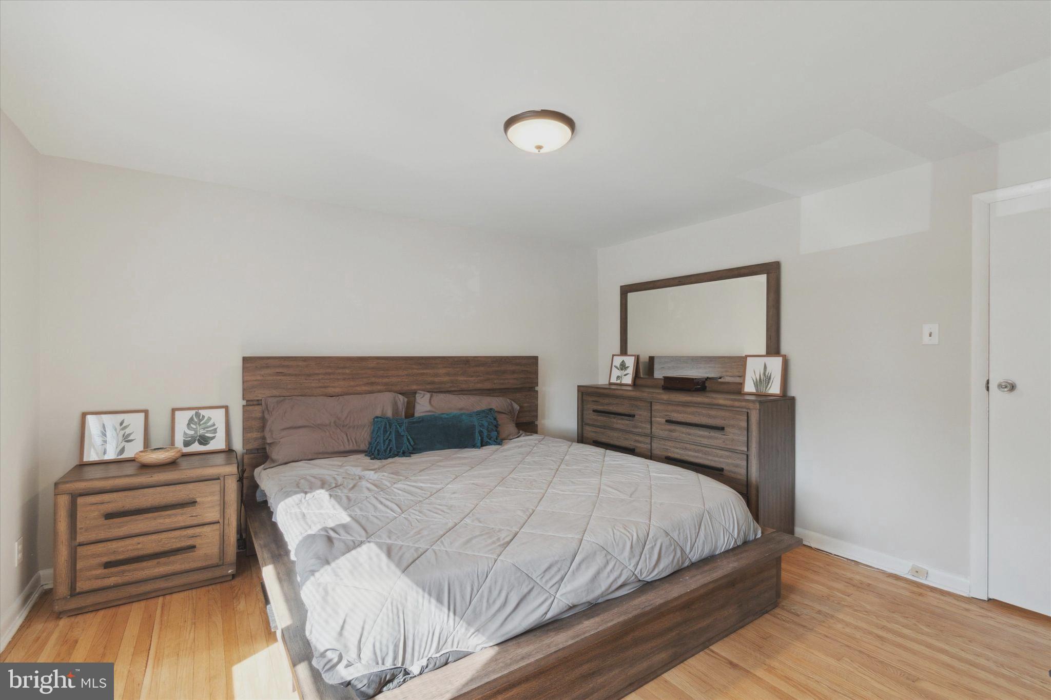 981 Grant Road Folcroft, PA 19032 - Photo 8 of 24 Large Main Bedroom