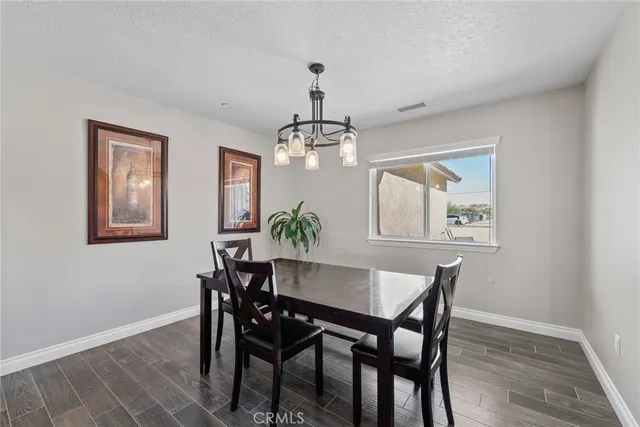 $550,000 | 9564 Candlelight Street, Apple Valley, CA 92308