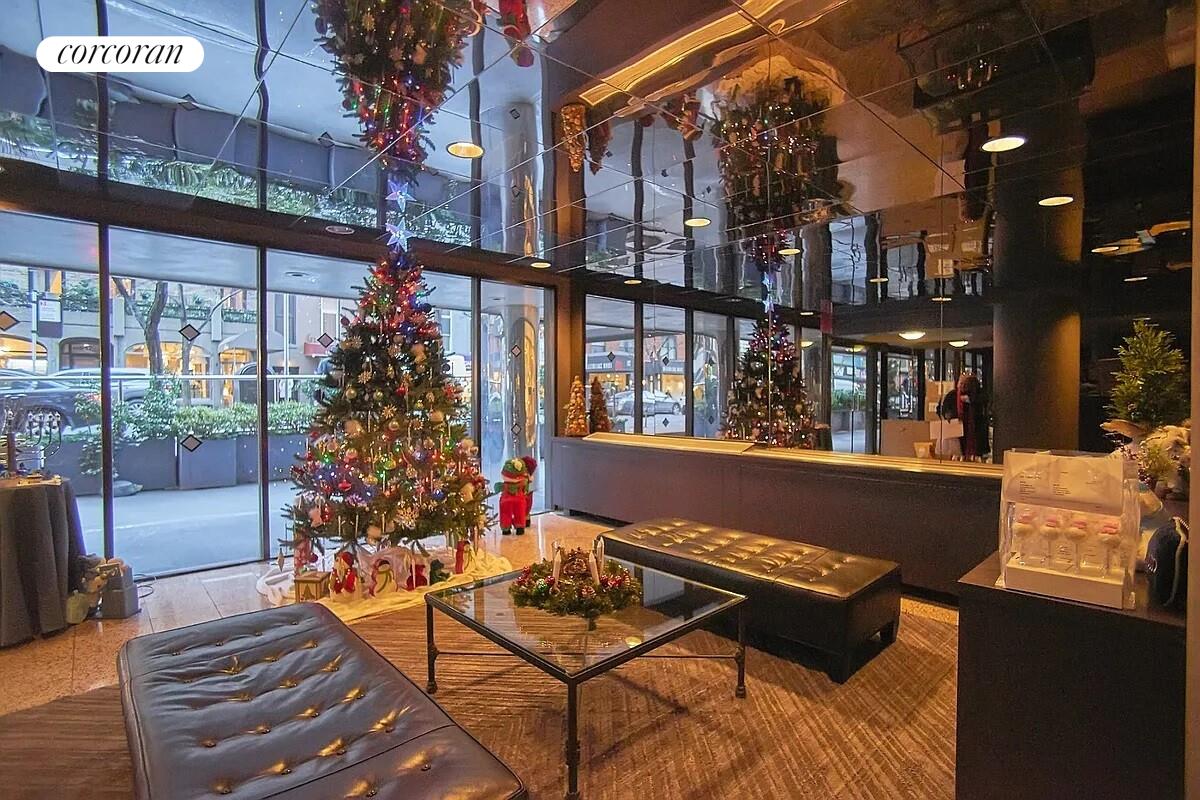 220 East 60th Street, Unit 4F Manhattan, NY 10022 - Photo 5 of 7 a building outdoor space with lots of furniture