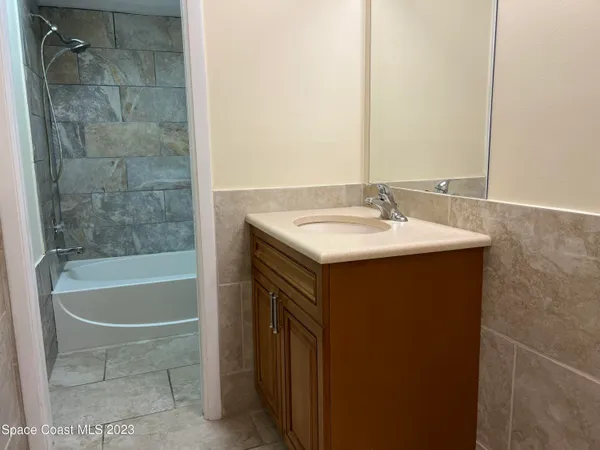 $1,900 | 1911 Talloak Road, Melbourne, FL 32935