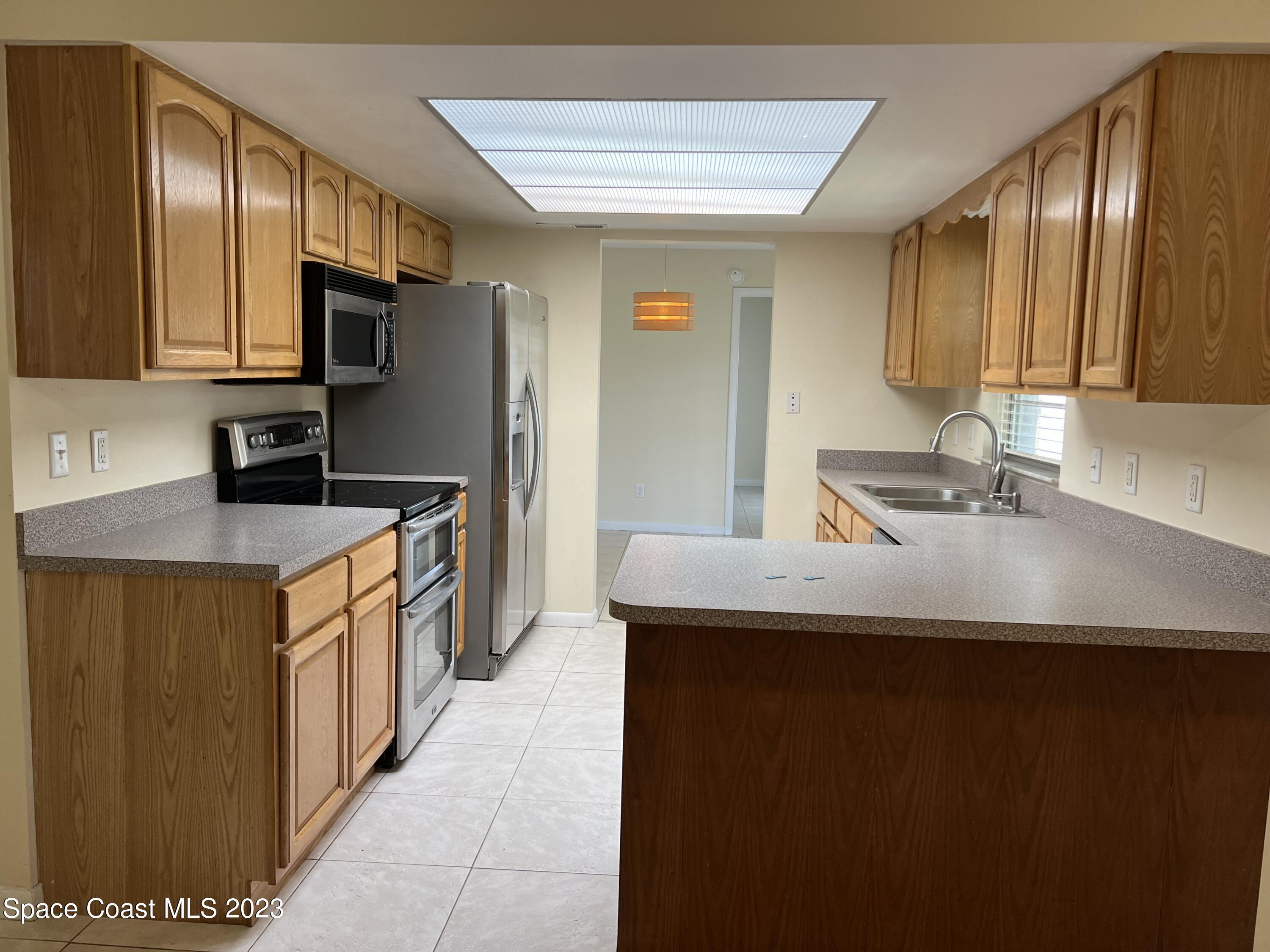 1911 Talloak Road Melbourne, FL 32935 - Photo 5 of 15 BREAKFAST BAR