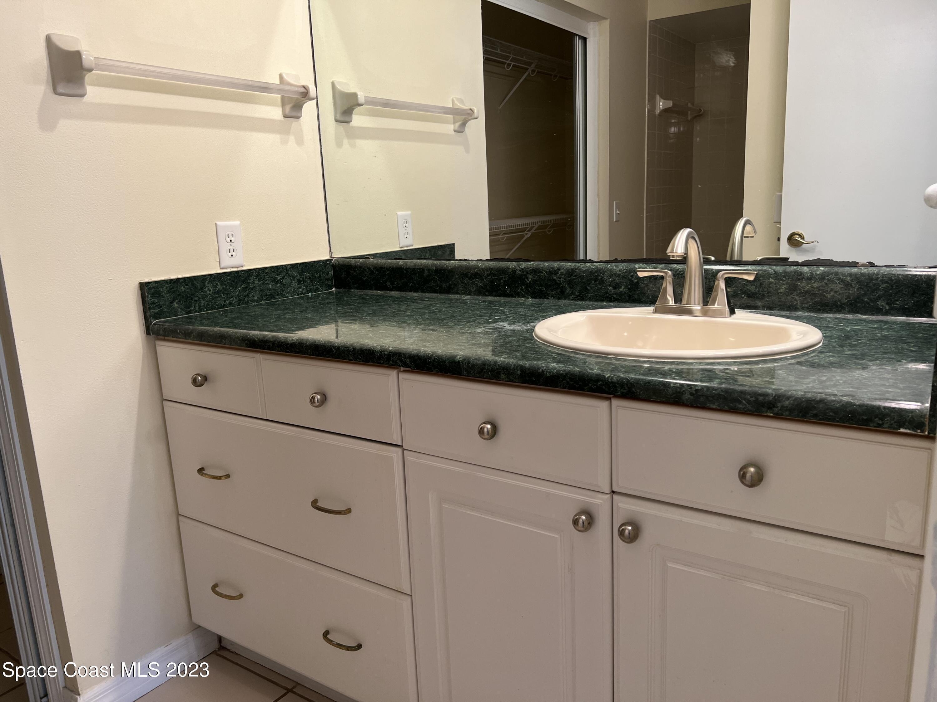 1911 Talloak Road Melbourne, FL 32935 - Photo 8 of 15 PRIMARY BATH