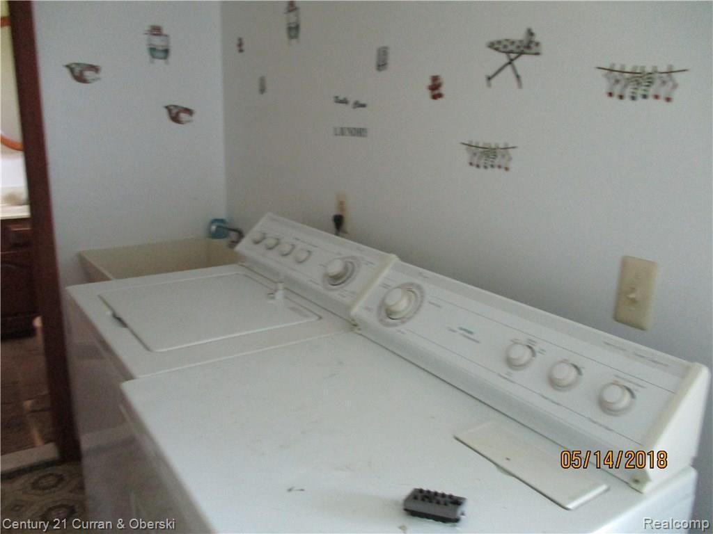 18480 Merriman Road Romulus, MI 48174 - Photo 28 of 30 LAUNDRY AREA