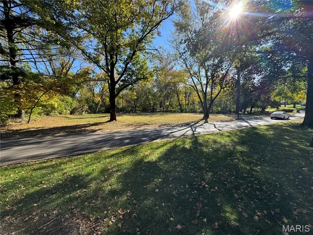 $399,999 | 8 Chasselle Lane, St. Louis, MO 63141