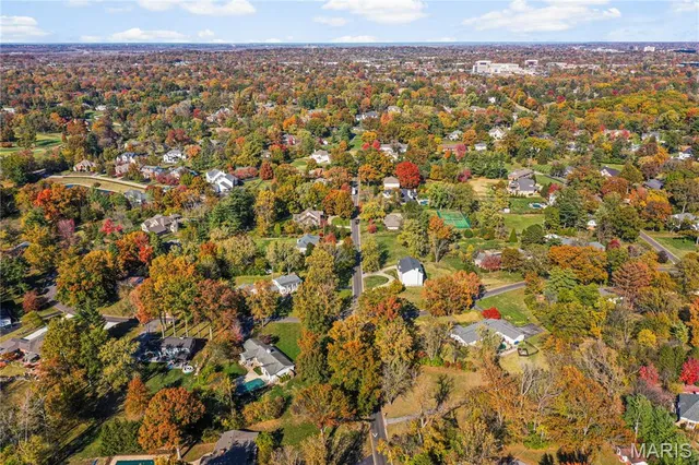 $399,999 | 8 Chasselle Lane, St. Louis, MO 63141