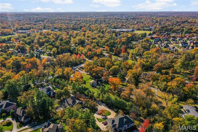 $399,999 | 8 Chasselle Lane, St. Louis, MO 63141