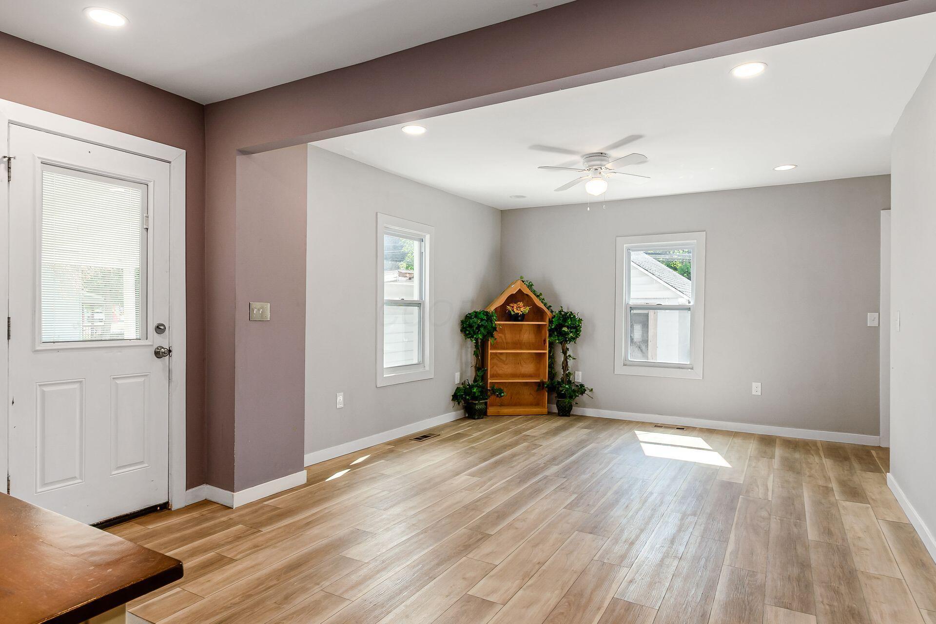 168 London Road Delaware, OH 43015 - Photo 8 of 43 008_9c70a5c2_K 168 London 053