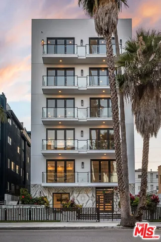 $16,495,000 | 137 North Doheny Drive, West Hollywood, CA 90048