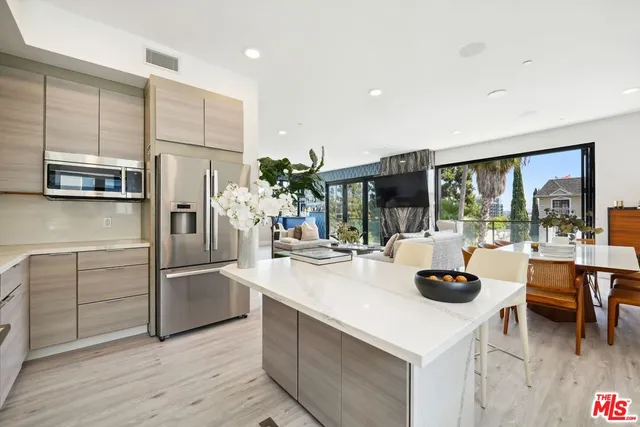 $16,495,000 | 137 North Doheny Drive, West Hollywood, CA 90048