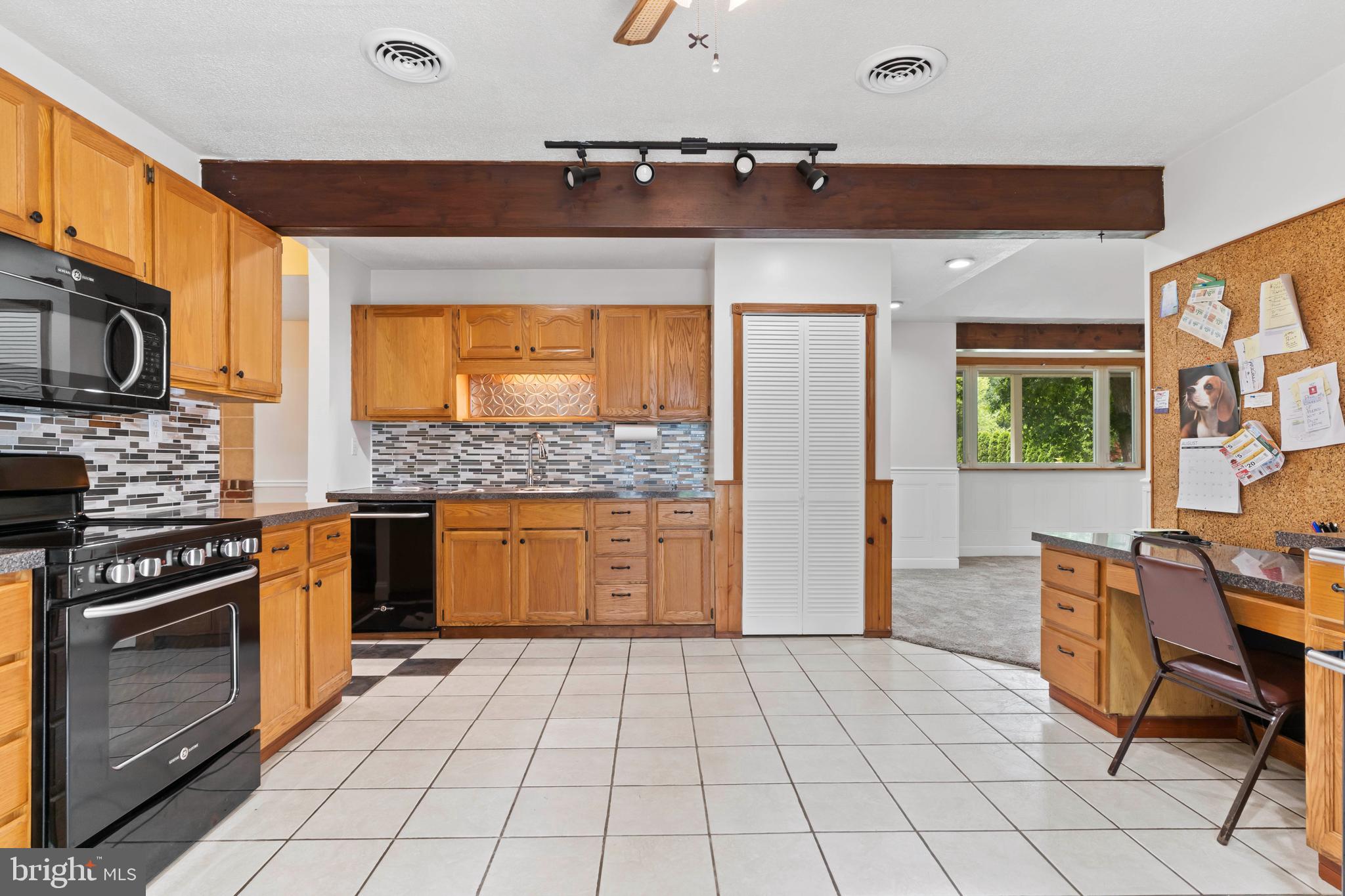 1713 Laurel Road Harrisburg, PA 17112 - Photo 15 of 27 Gallery Image 15