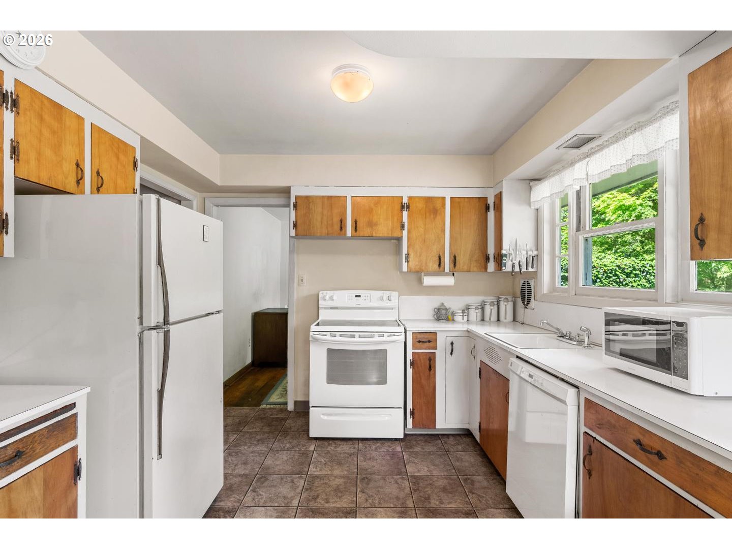 7225 Southwest 83rd Avenue Portland, OR 97223 - Photo 11 of 40