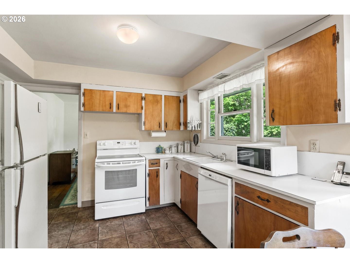 7225 Southwest 83rd Avenue Portland, OR 97223 - Photo 10 of 40