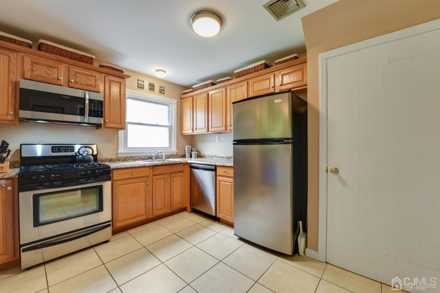 75 Ramsey Road Middlesex, NJ 08846 - Photo 10 of 25 Gallery Image 10
