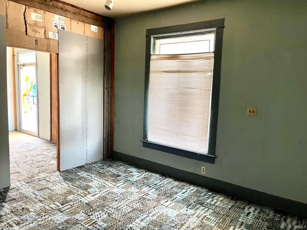 $236,000 | 1327 North First Avenue, Evansville, IN 47710