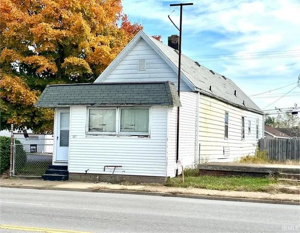 $236,000 | 1327 North First Avenue, Evansville, IN 47710