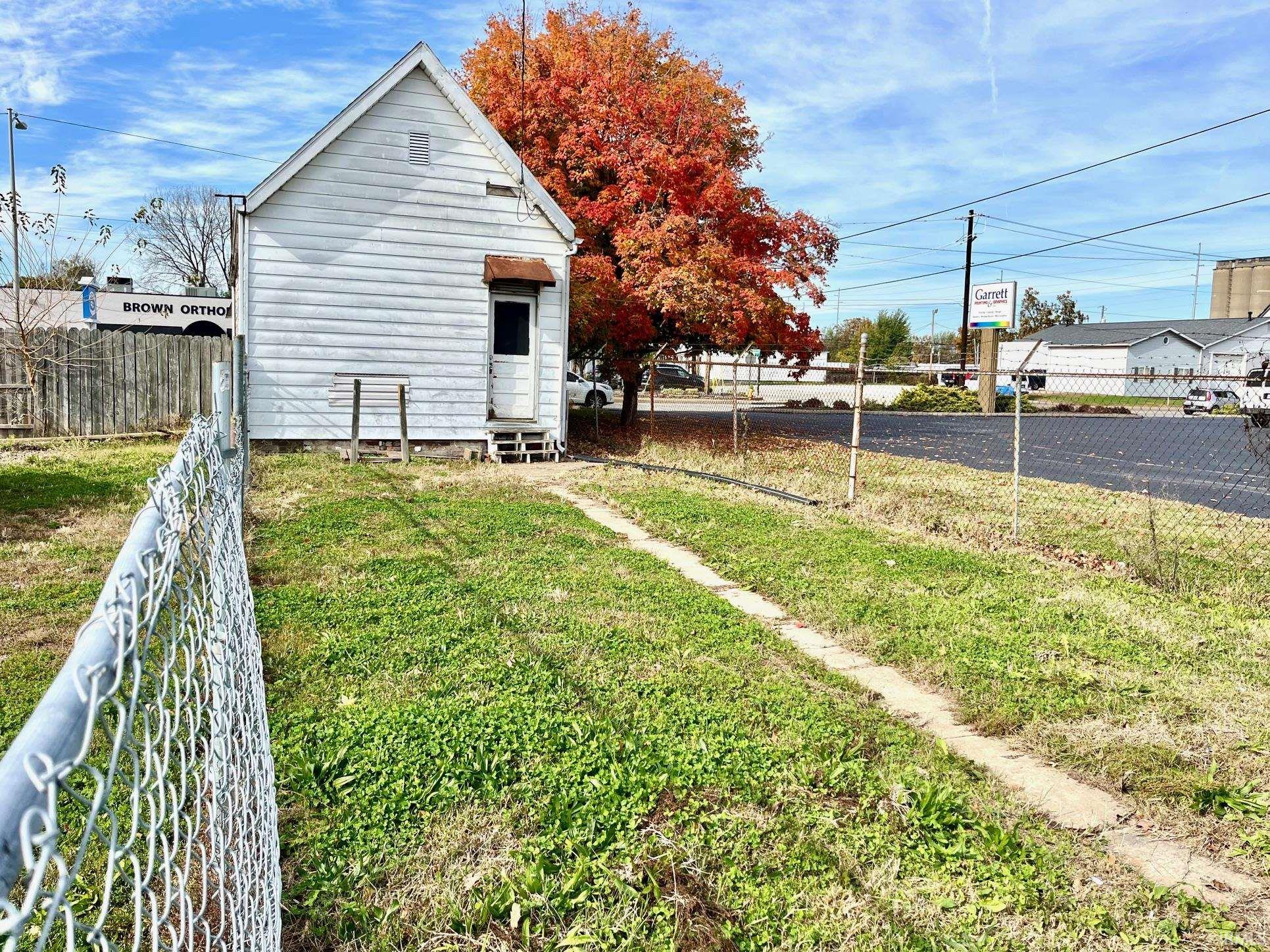 1327 North First Avenue Evansville, IN 47710 - Photo 27 of 33