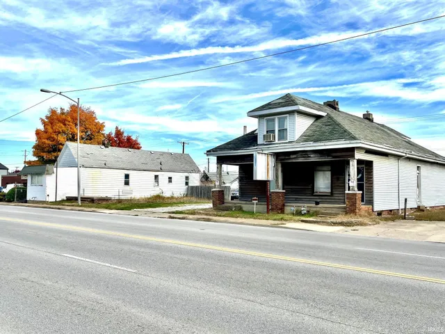 $236,000 | 1327 North First Avenue, Evansville, IN 47710