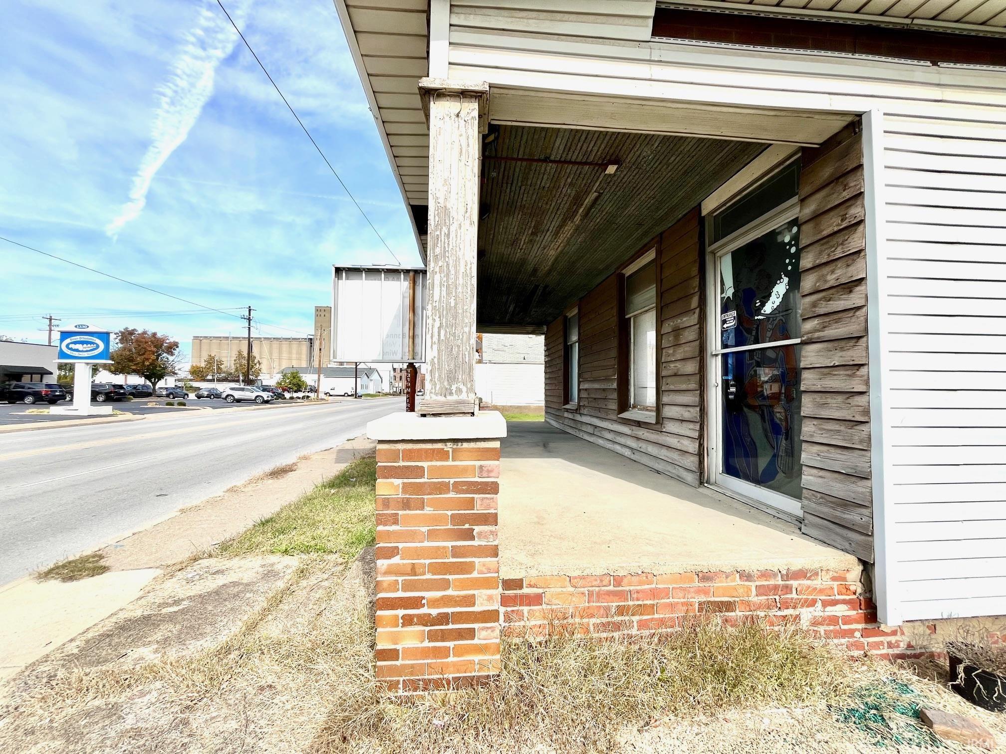 1327 North First Avenue Evansville, IN 47710 - Photo 5 of 33