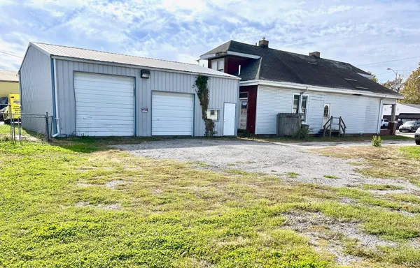 $236,000 | 1327 North First Avenue, Evansville, IN 47710