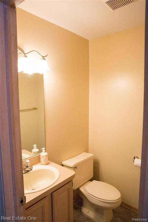 29800 Drake Road Farmington Hills, MI 48331 - Photo 24 of 44